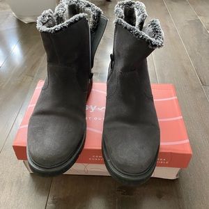Clark boots size 7